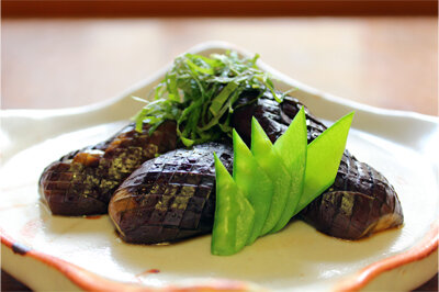 Steamed Eggplants and Snow Peas