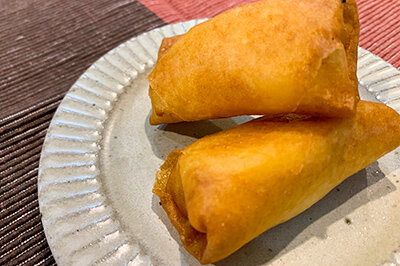 Deep-fried Apple Spring Rolls