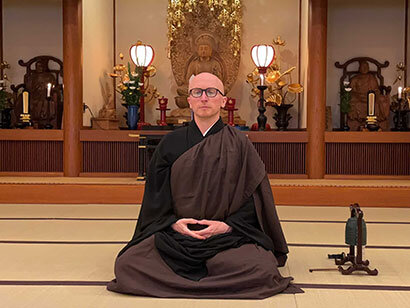 2. Zazen (15～20min)