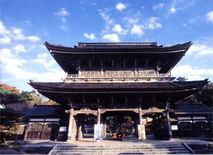 Sanmon(main gate)