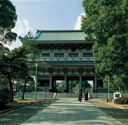 Portão principal, ou sanmon