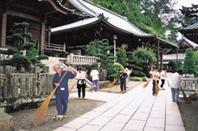 Zen devotees purify their minds by performing physical chores.